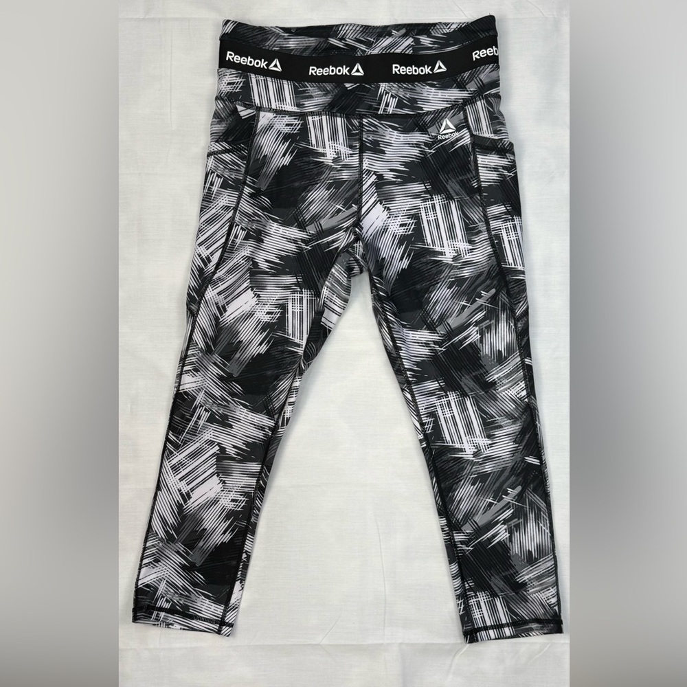 Rebook sport leggings Size Large in black and white